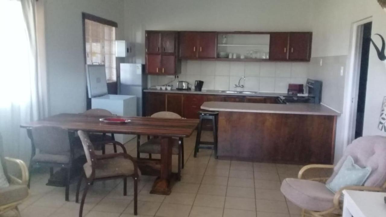 Otterskloof Game Reserve Lodge *